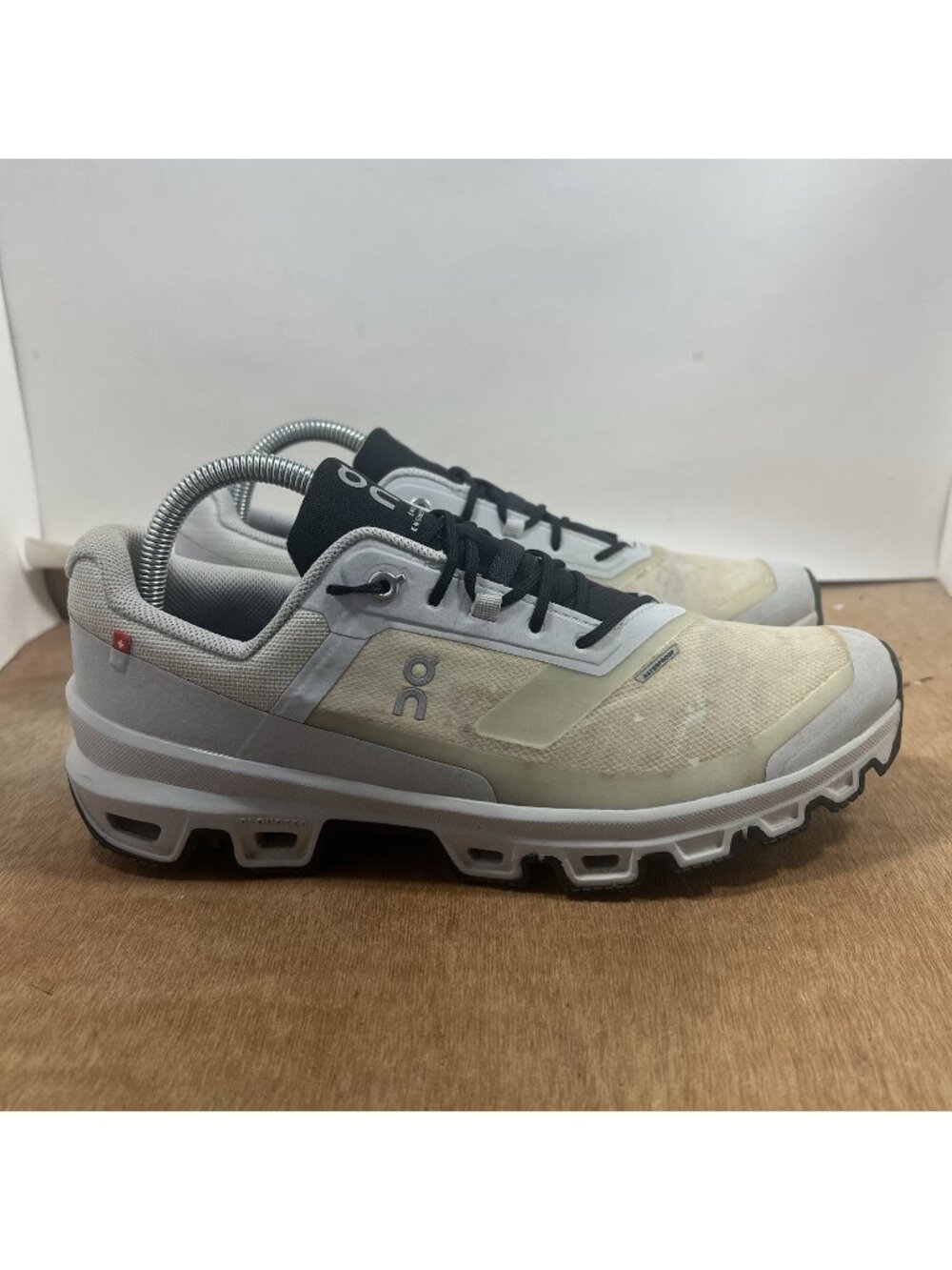 On Cloudventure Running Shoes Women’s Sz 10 Gray Trail Athletic Hiking Trainers